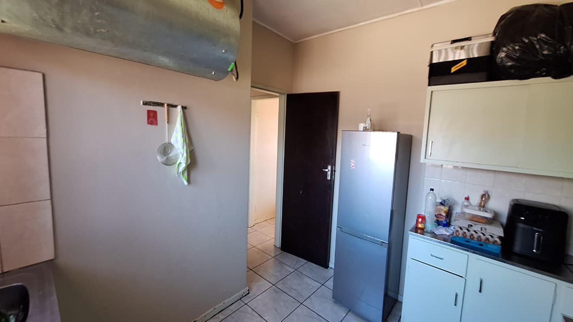 Kitchen - 11 square meters of property in Sasolburg