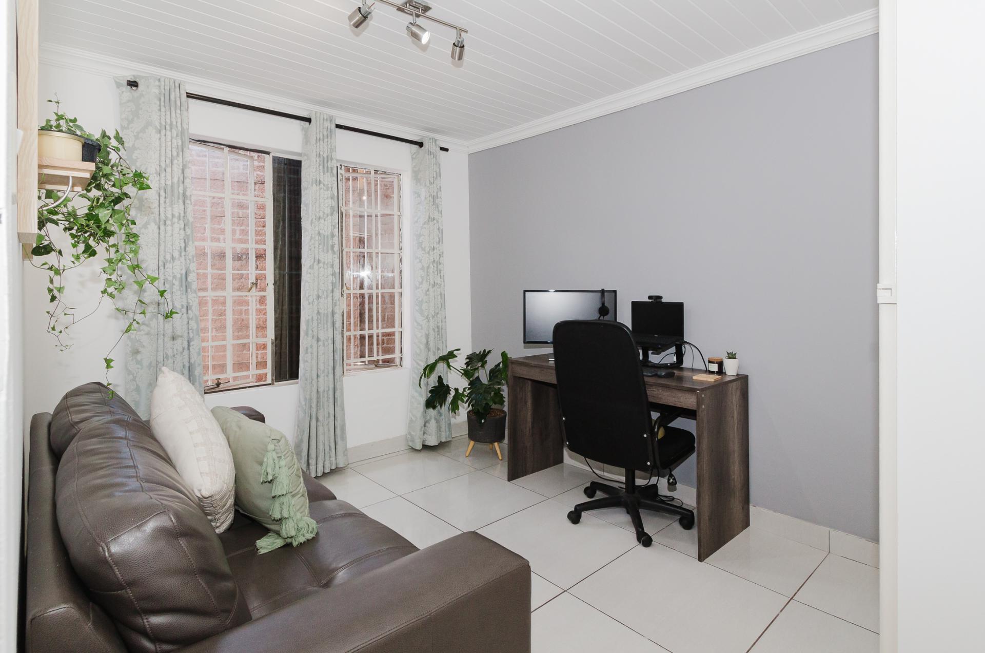  of property in Glen Marais