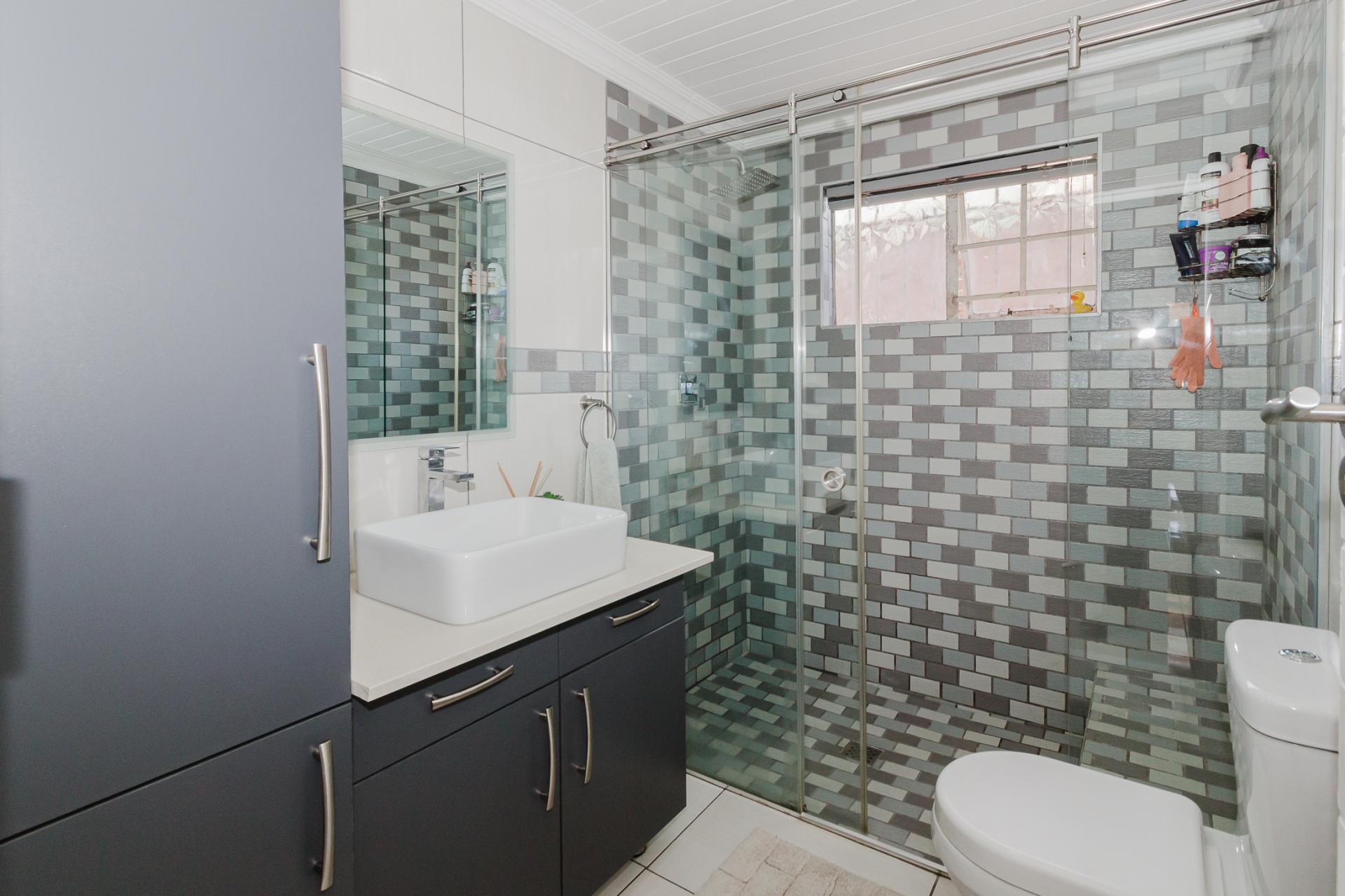  of property in Glen Marais