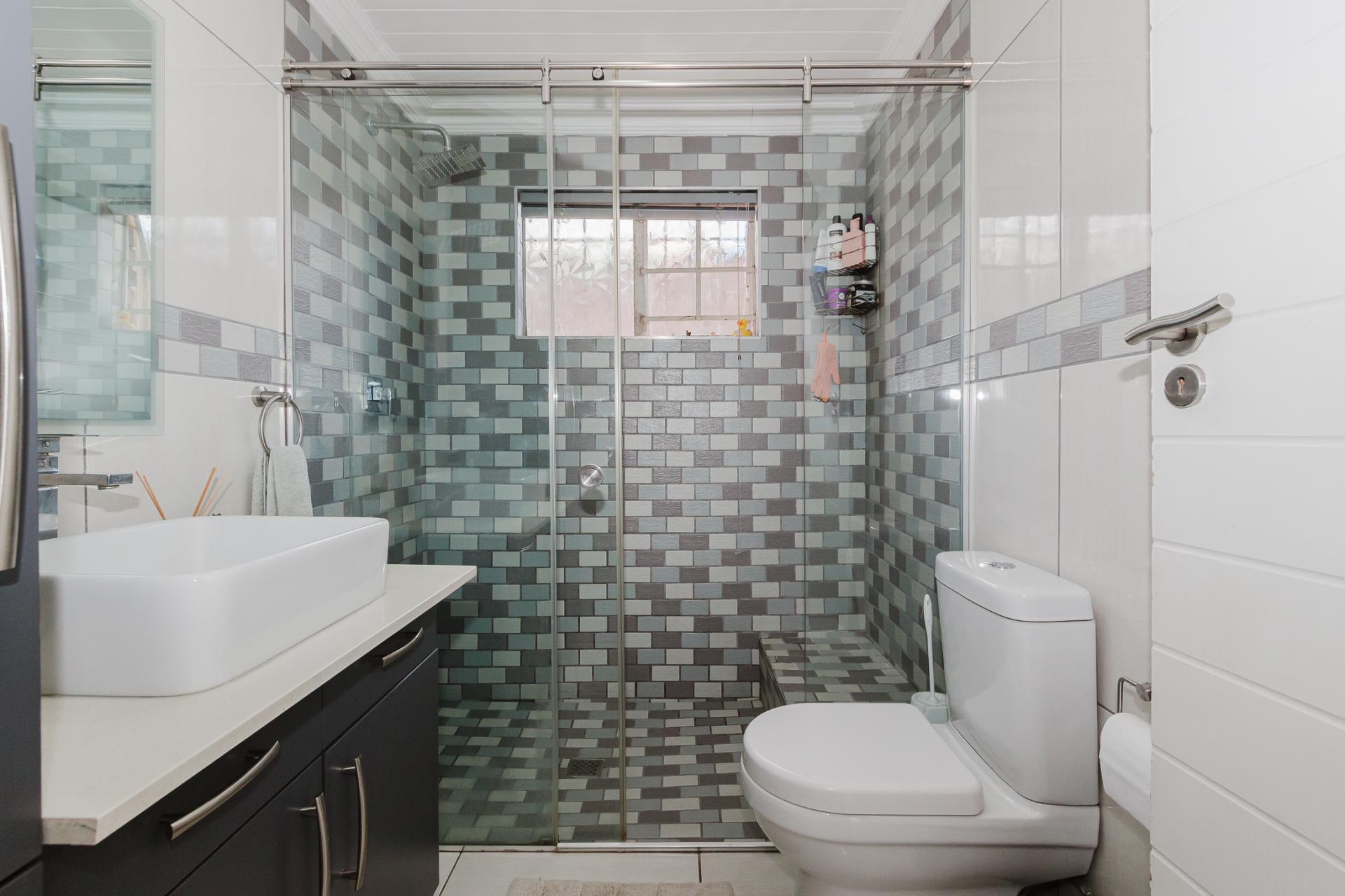  of property in Glen Marais