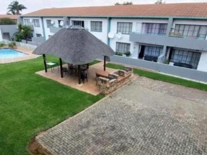 2 Bedroom Simplex for Sale For Sale in Verwoerdpark - MR710396