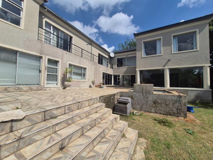 5 Bedroom House for Sale For Sale in Mondeor - MR710399