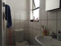  of property in Die Hoewes