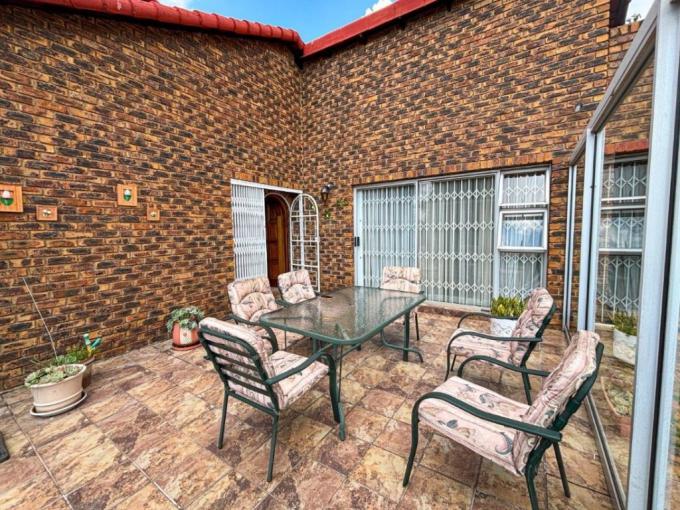 3 Bedroom House for Sale For Sale in Elandspark - MR710414