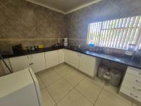  of property in Glenvista