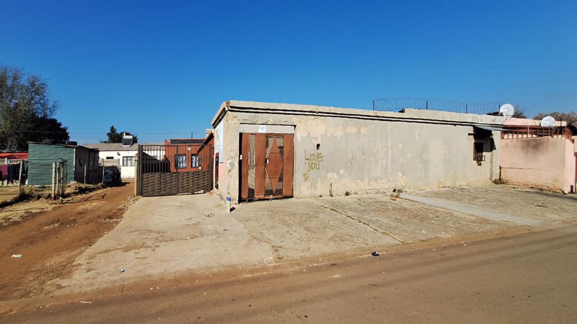 Front View of property in Eldorado Park AH