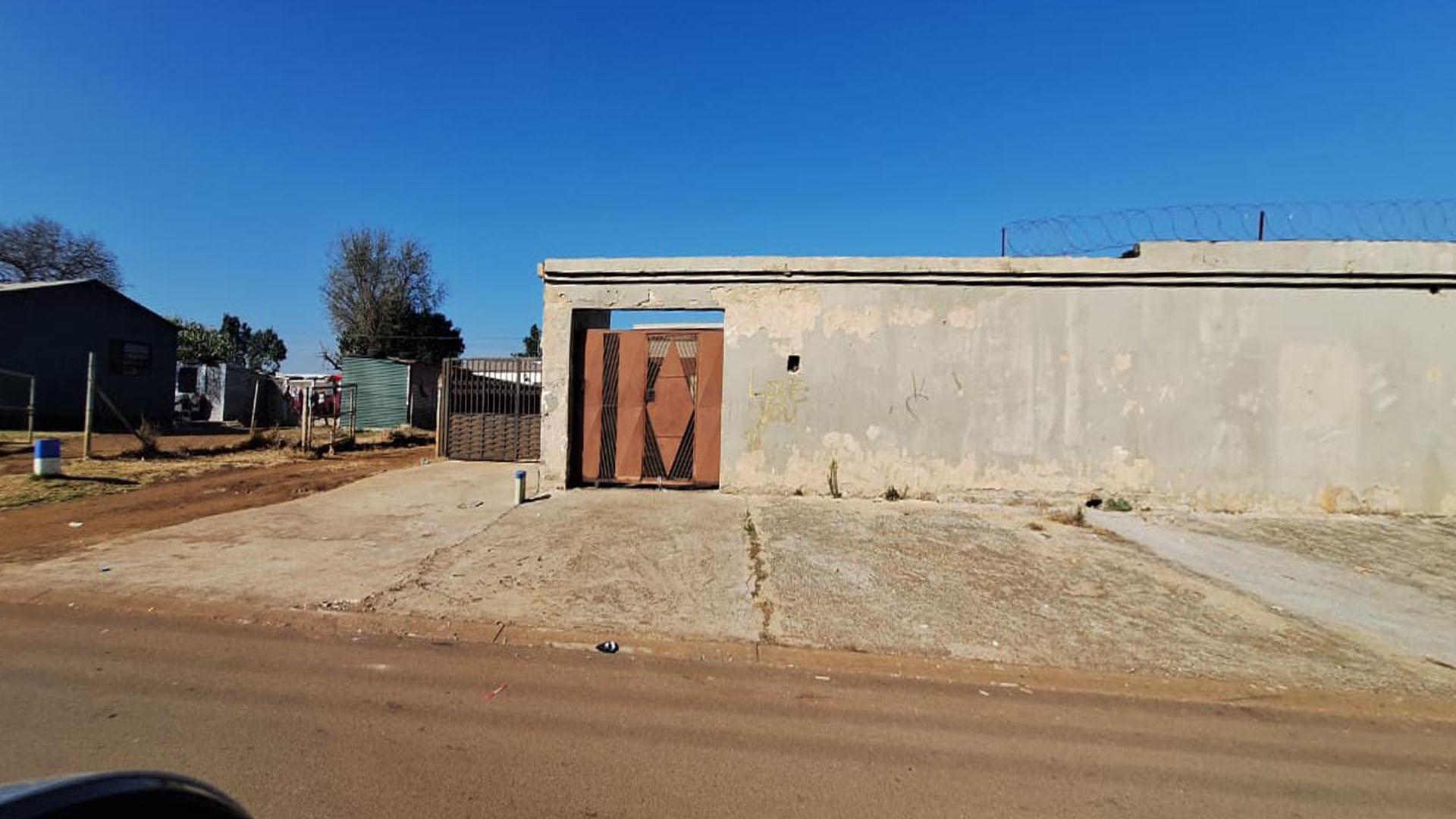 Front View of property in Eldorado Park AH