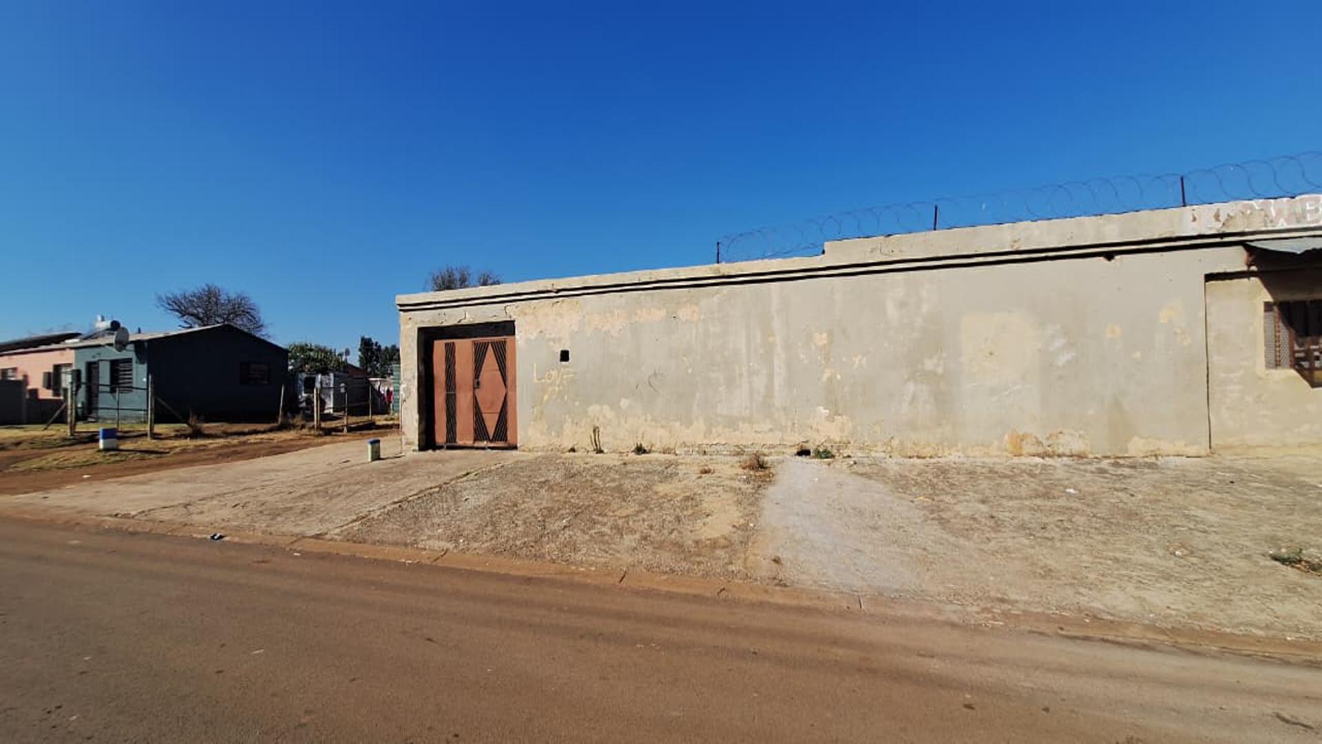 Front View of property in Eldorado Park AH