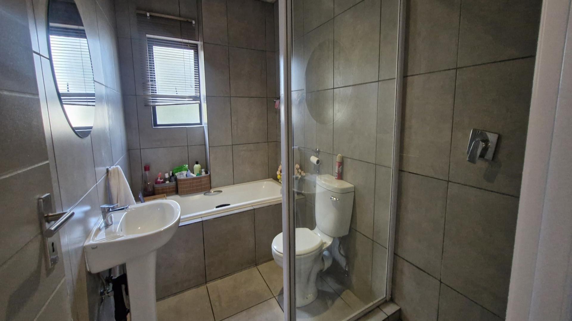 Bathroom 1 of property in Jansen Park