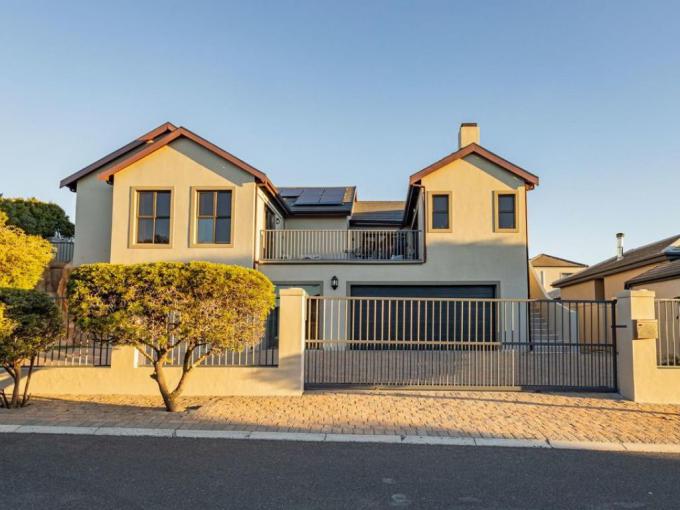 5 Bedroom House for Sale For Sale in Big bay - MR710488
