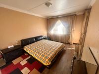  of property in Glenvista