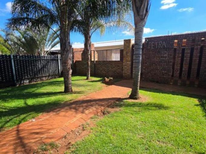 4 Bedroom Simplex for Sale For Sale in Wonderboom - MR710531