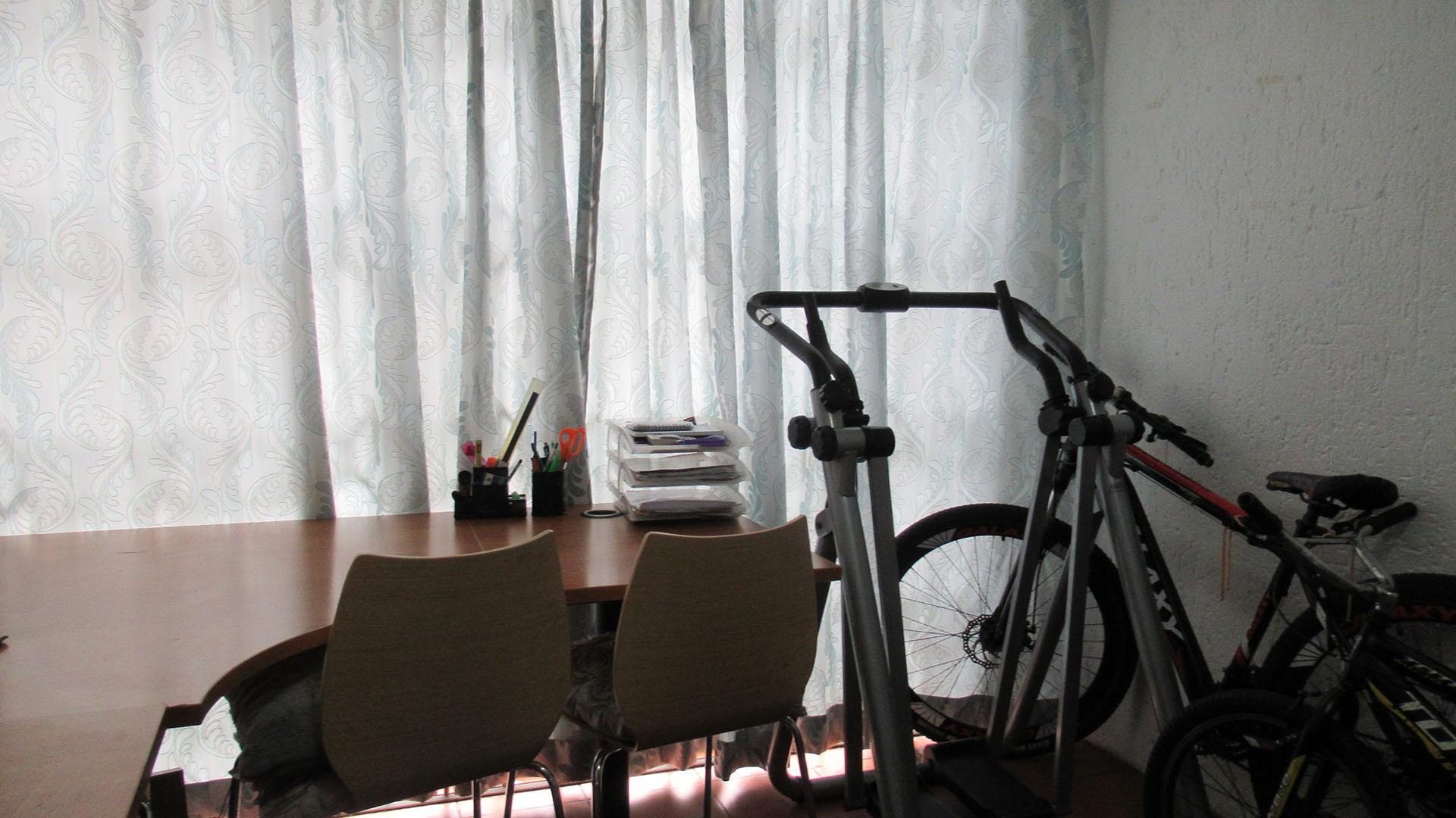 Study - 9 square meters of property in Mulbarton