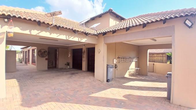 3 Bedroom Sectional Title for Sale For Sale in Fochville - MR710617