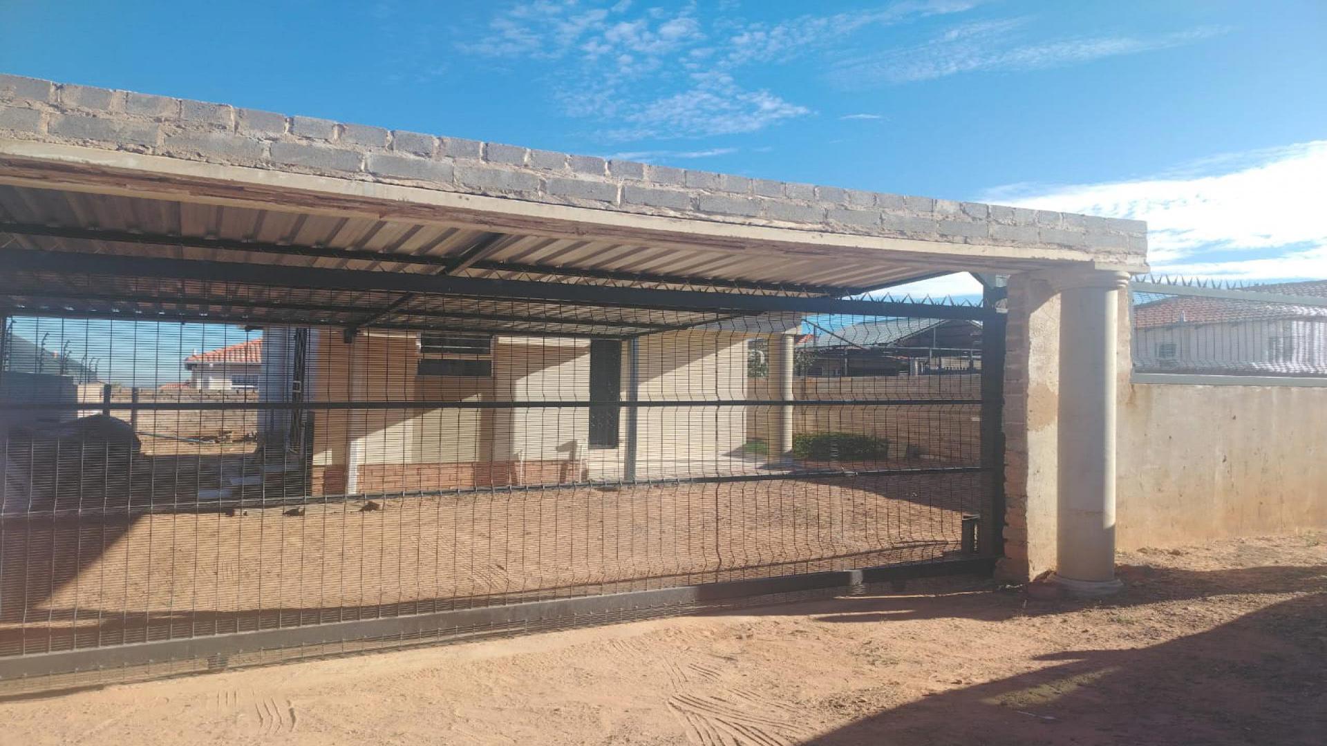 Front View of property in Glenway Estate