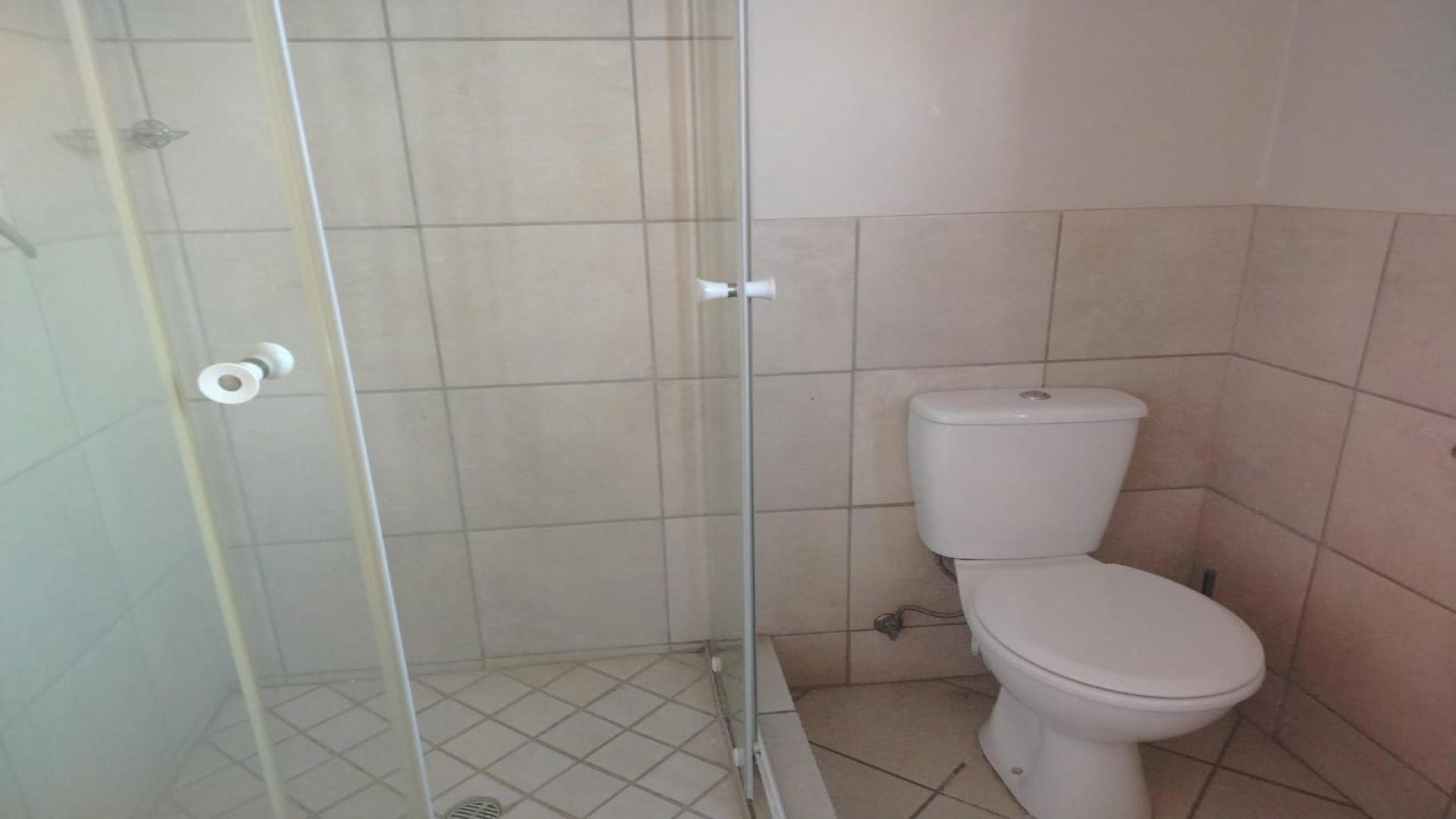 Bathroom 1 of property in Glenway Estate
