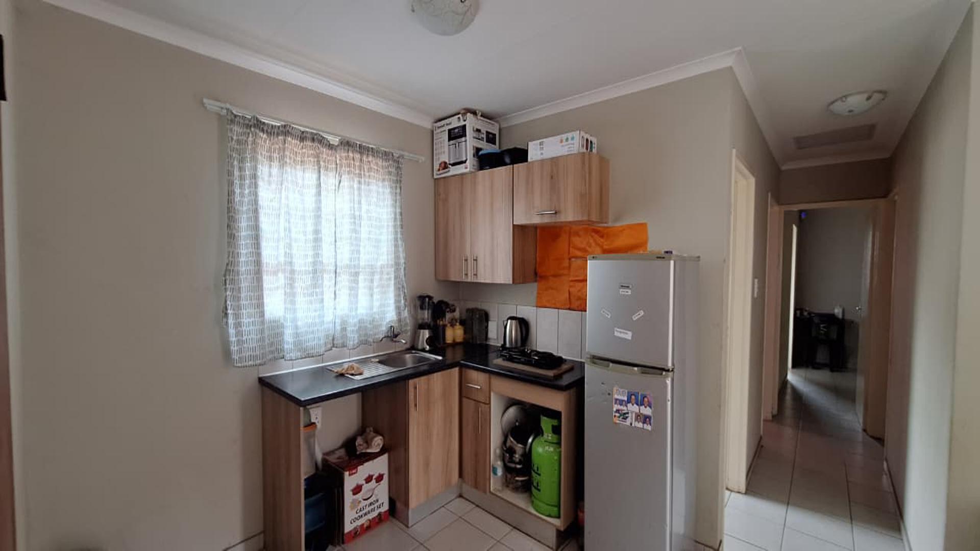 Kitchen - 8 square meters of property in Windmill Park