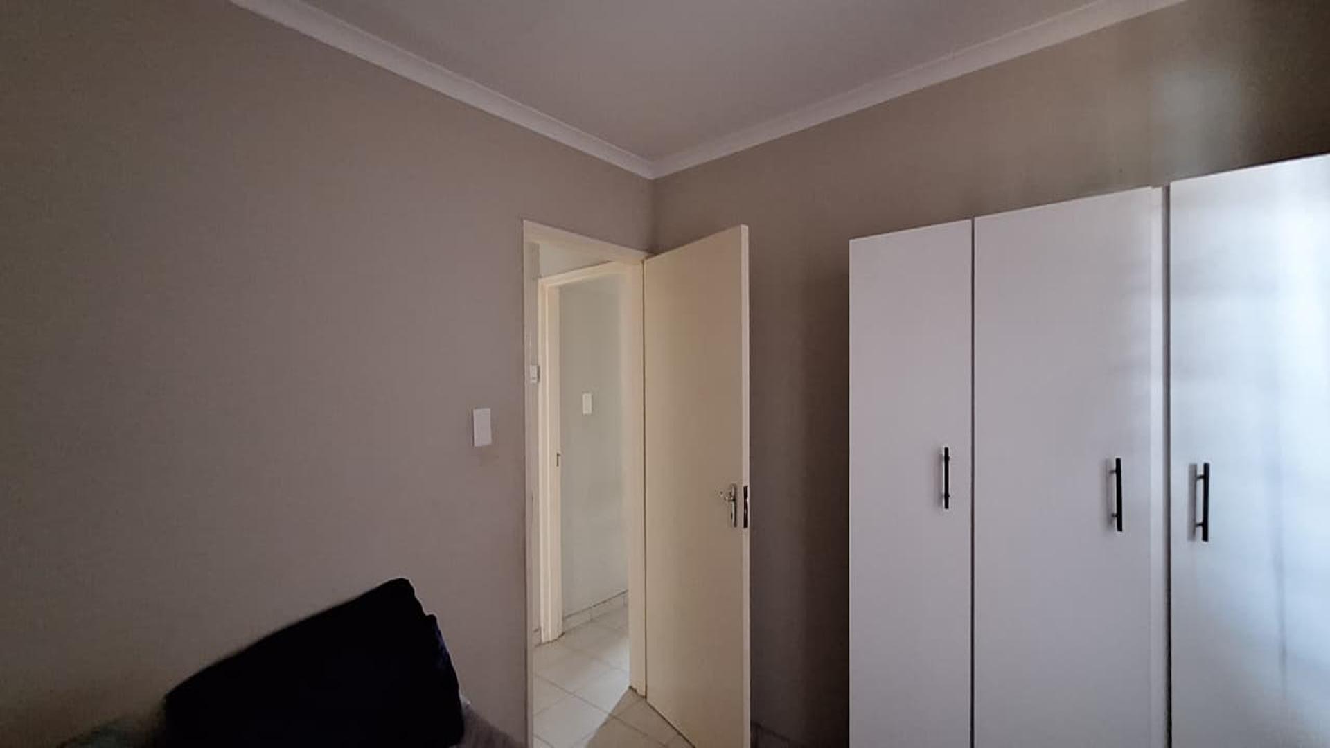 Bed Room 2 - 9 square meters of property in Windmill Park