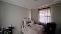 Main Bedroom - 16 square meters of property in Windmill Park