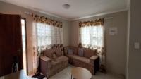 Lounges - 15 square meters of property in Windmill Park
