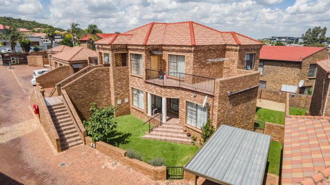 2 Bedroom Sectional Title for Sale For Sale in Liefde en Vrede - MR710657