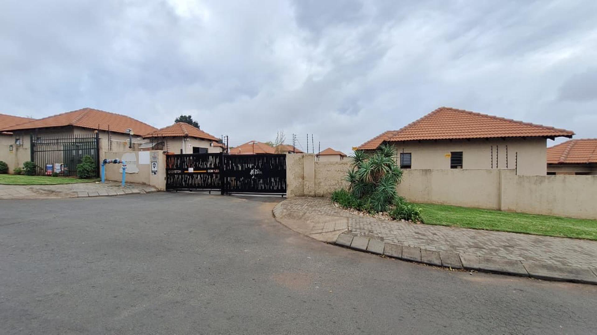 Front View of property in Groblerpark