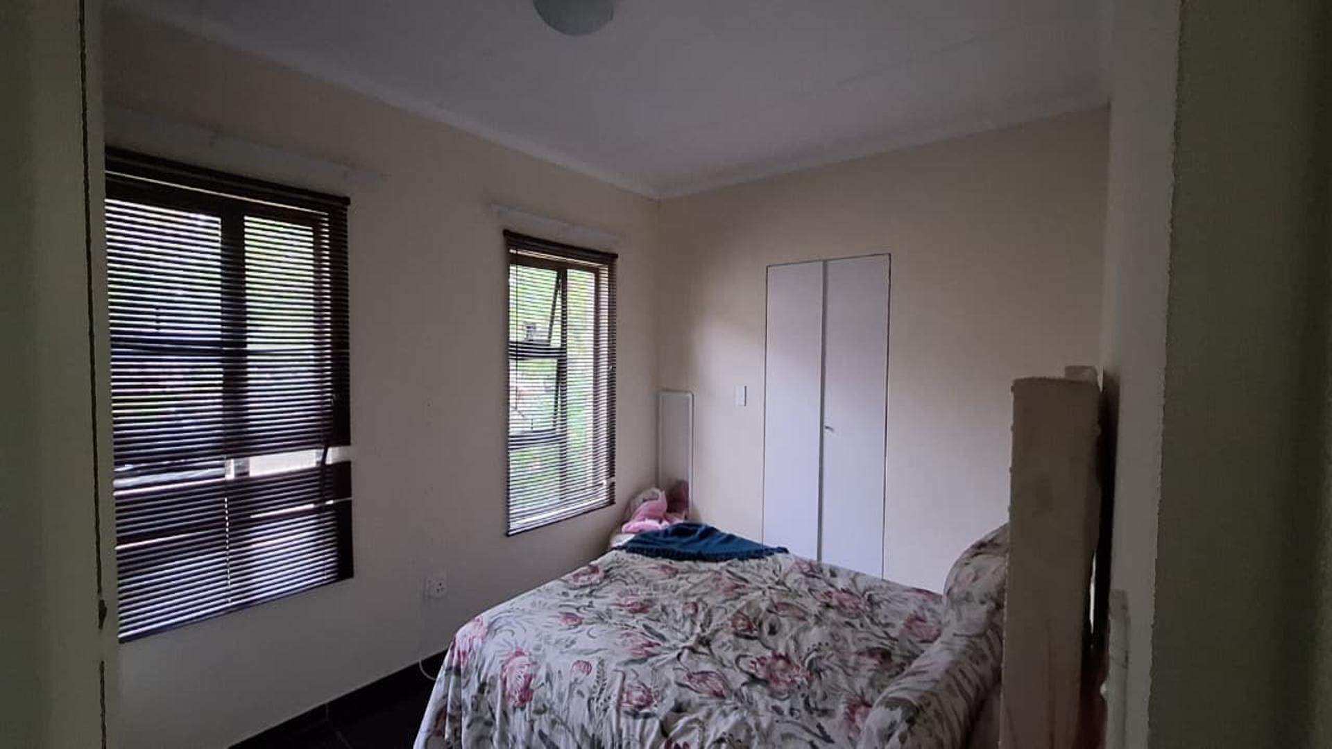 Main Bedroom - 15 square meters of property in Groblerpark