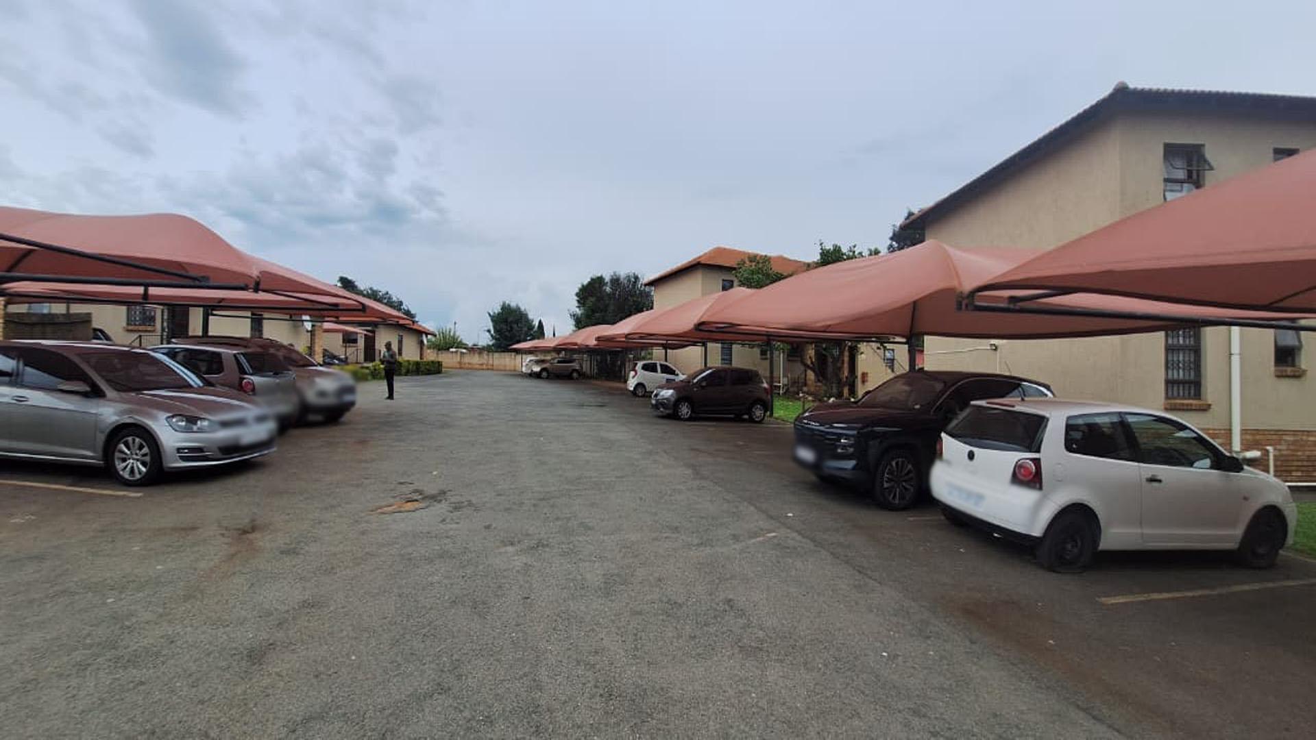 Front View of property in Groblerpark