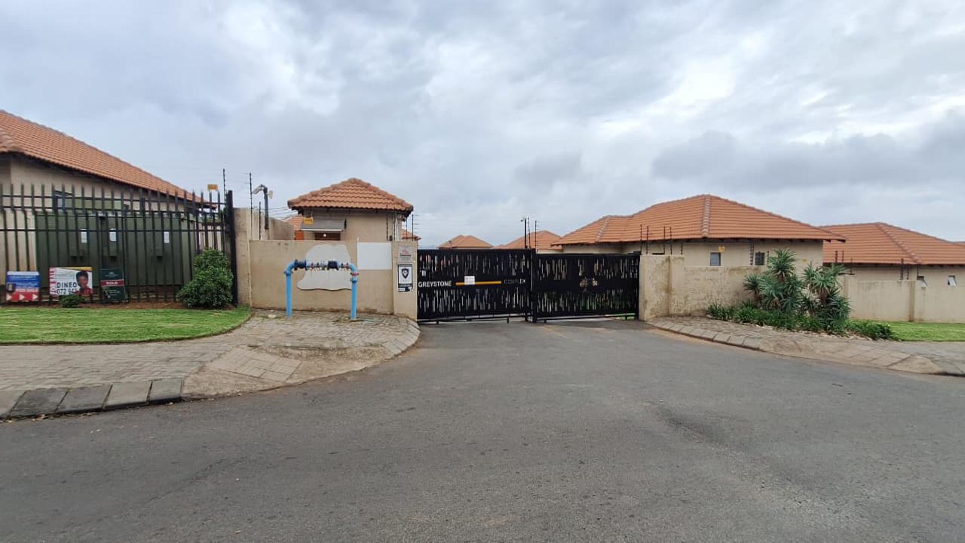 Front View of property in Groblerpark