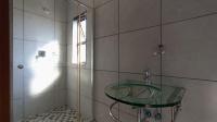 Bathroom 1 - 5 square meters of property in Heuwelsig Estate