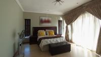Main Bedroom - 23 square meters of property in Heuwelsig Estate