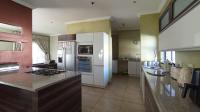 Kitchen - 16 square meters of property in Heuwelsig Estate