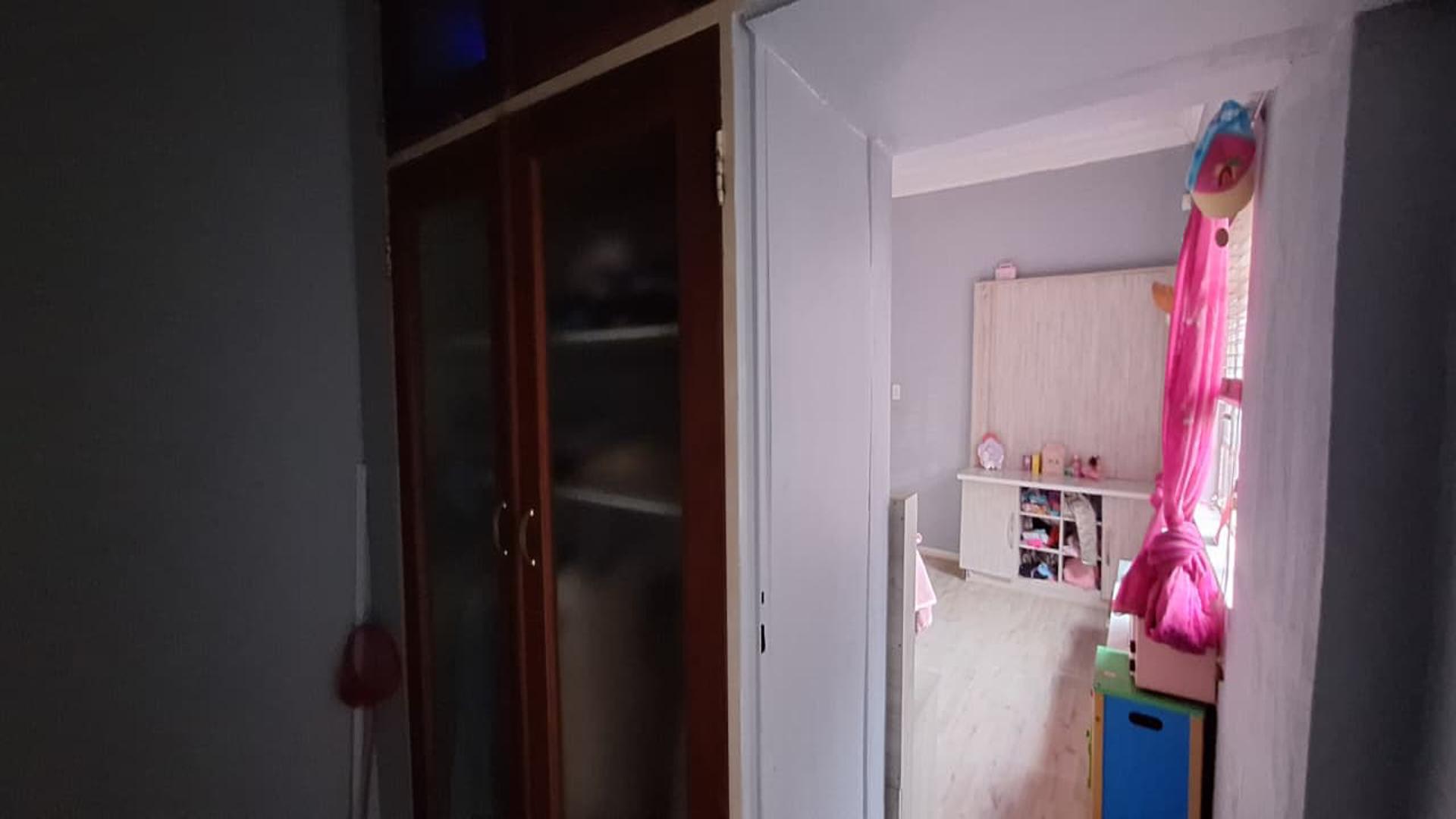 Spaces - 37 square meters of property in Krugersdorp