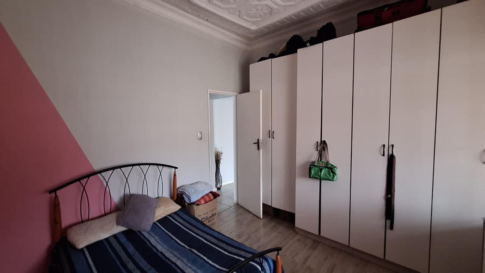 Bed Room 2 - 14 square meters of property in Krugersdorp
