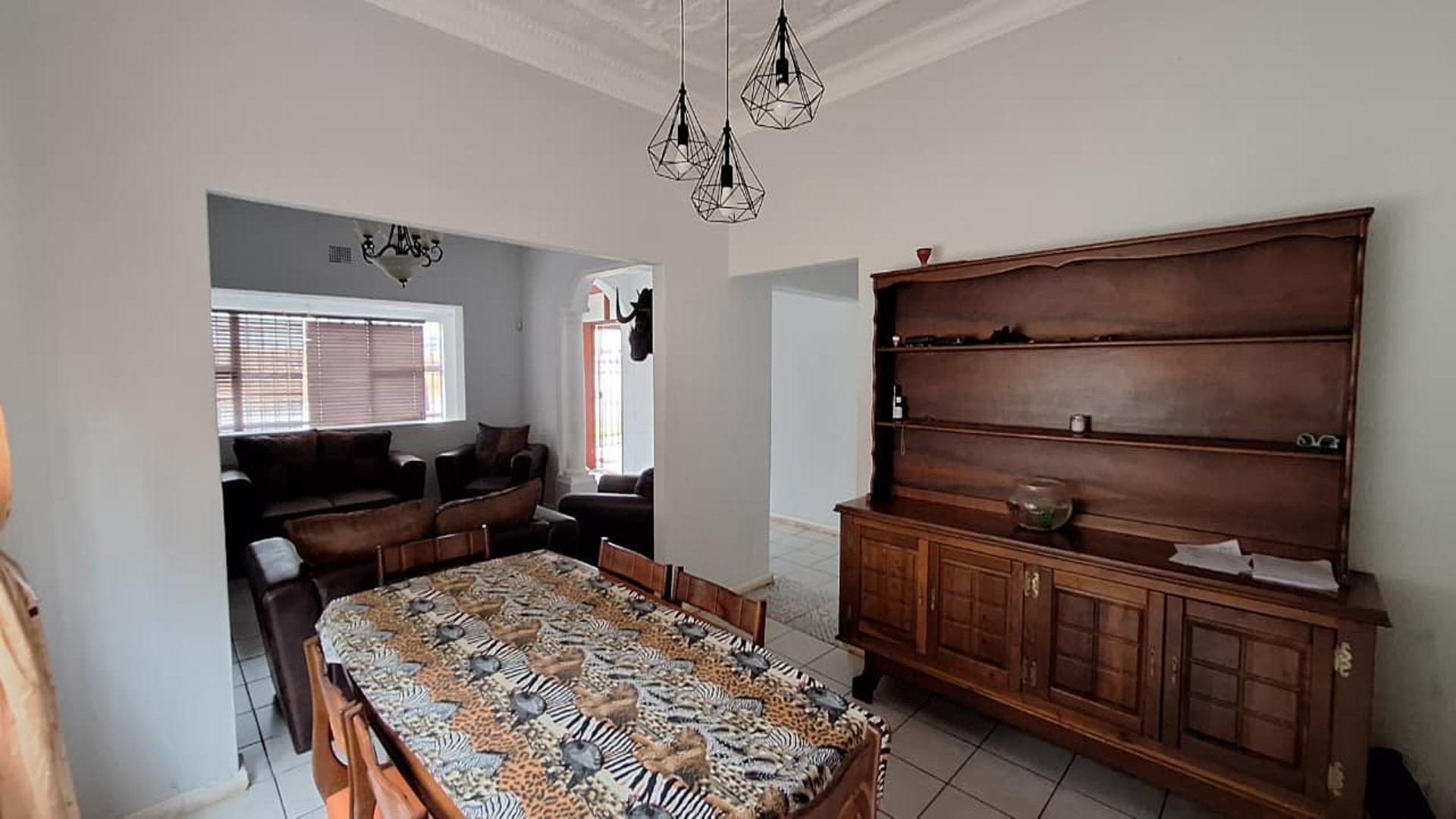 Dining Room - 15 square meters of property in Krugersdorp