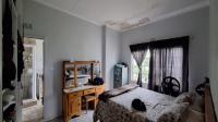 Main Bedroom - 23 square meters of property in Krugersdorp