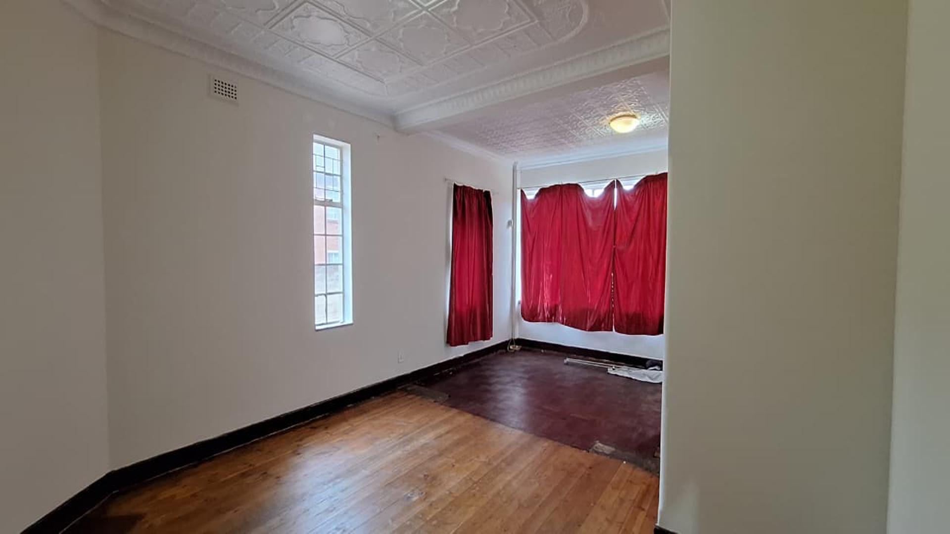 Lounges - 37 square meters of property in West Village