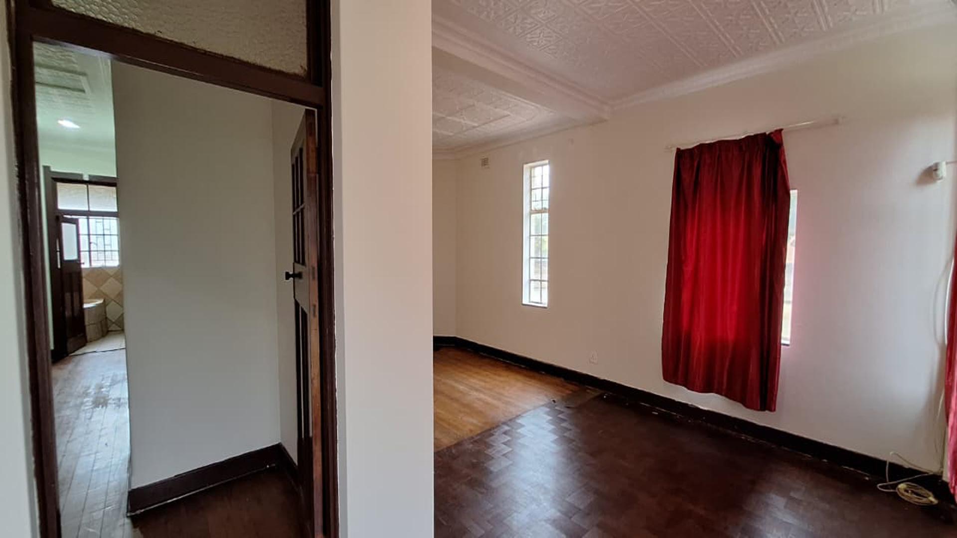 Lounges - 37 square meters of property in West Village