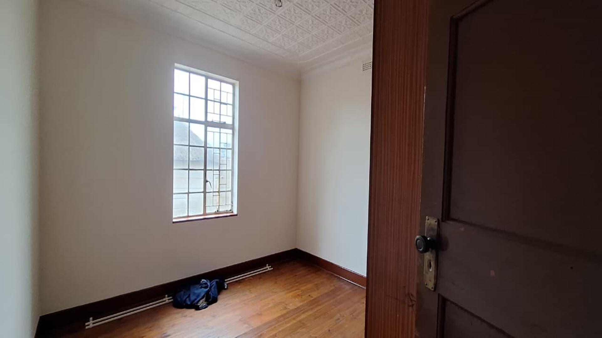 Bed Room 1 - 14 square meters of property in West Village