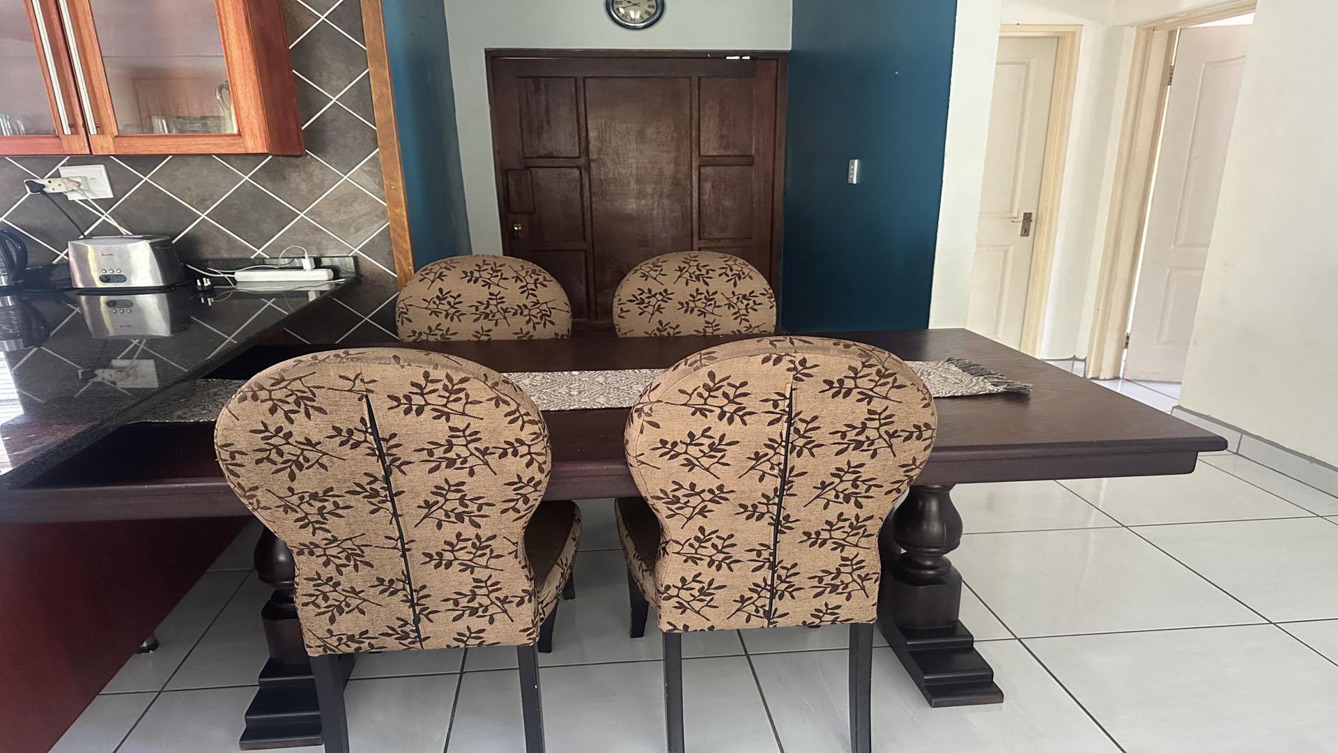 Dining Room of property in Aqua Park