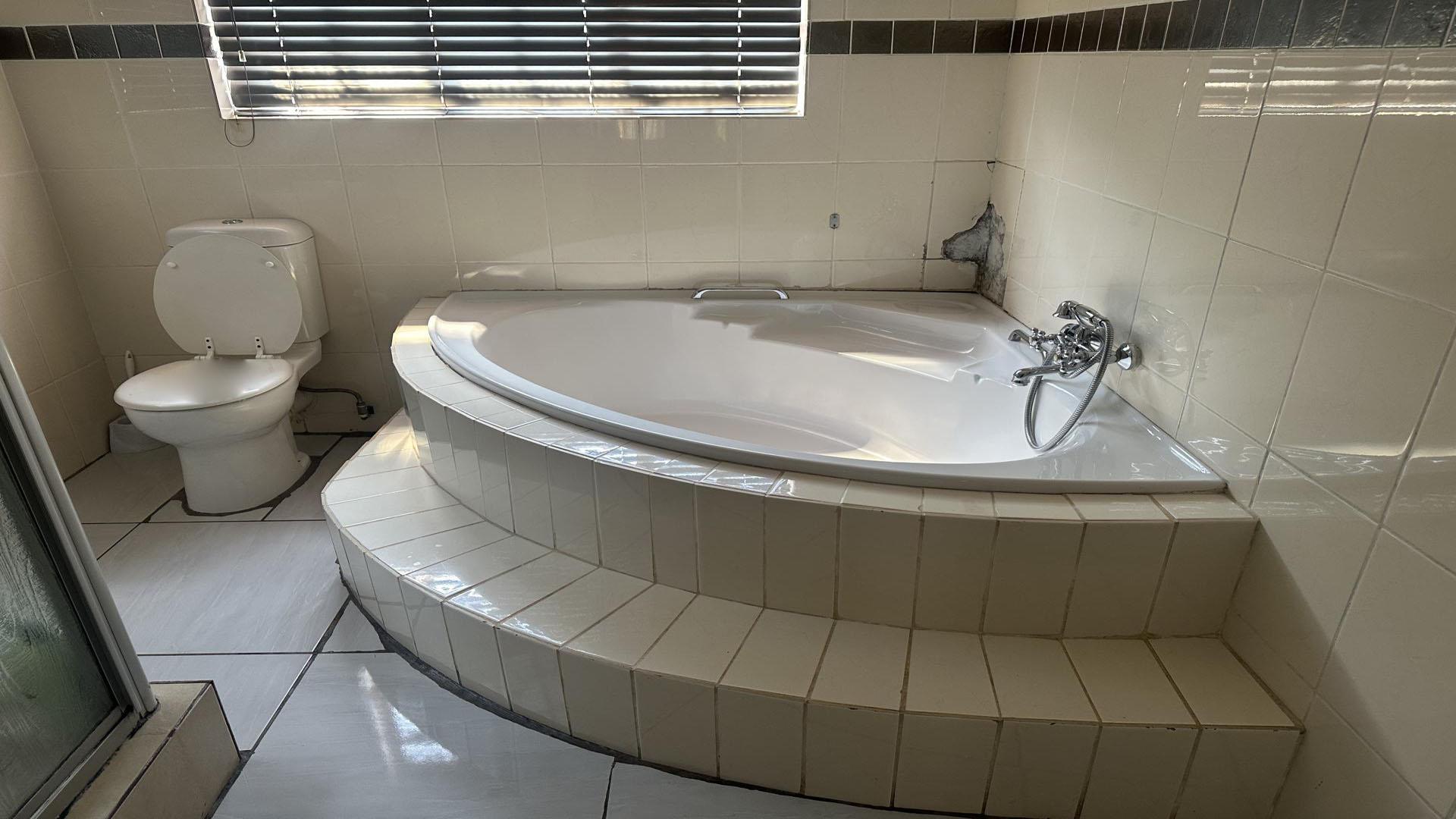 Bathroom 3+ of property in Aqua Park