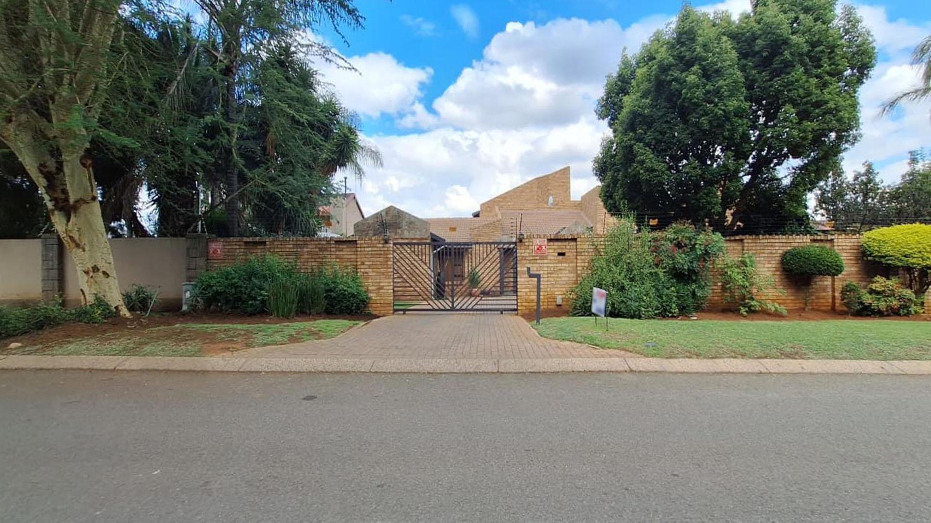 Front View of property in Meyersdal