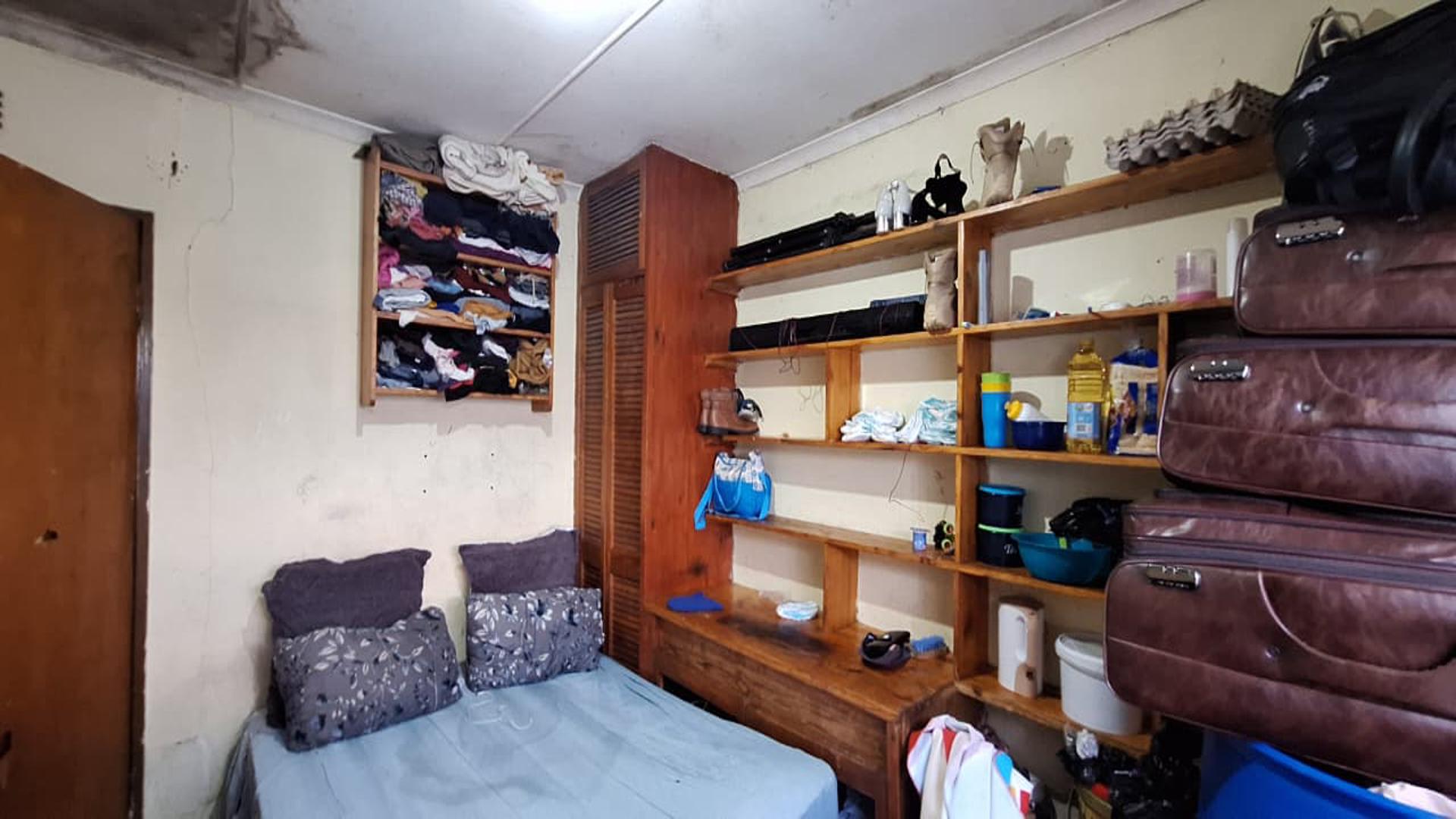 Bed Room 1 of property in Sophiatown