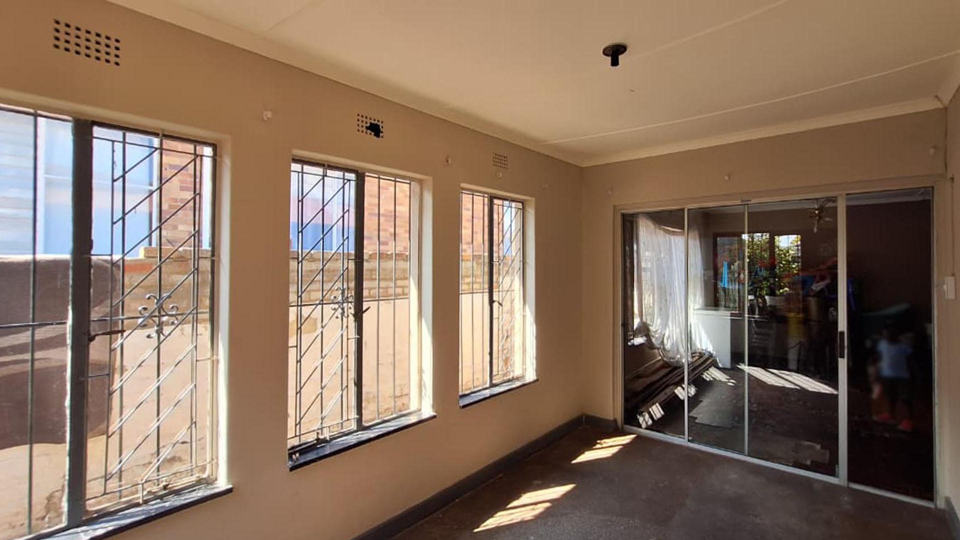 Bed Room 4 of property in Sophiatown