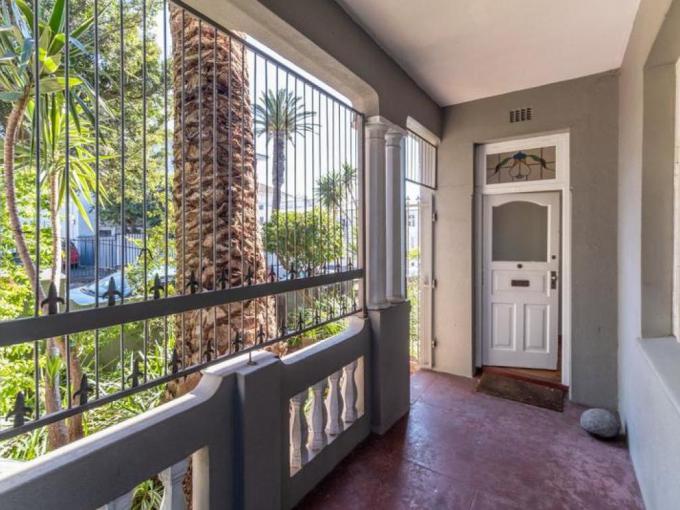 2 Bedroom Apartment for Sale For Sale in Vredehoek - MR710714