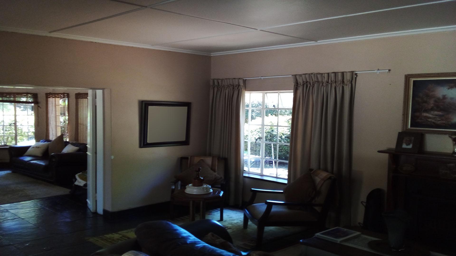 Lounges of property in Bramley