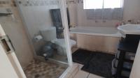 Bathroom 1 of property in Paulshof