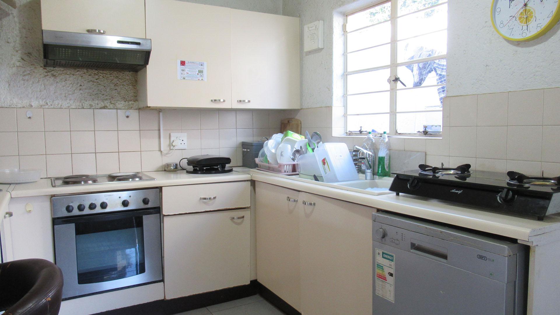 Kitchen - 14 square meters of property in Ferndale - JHB