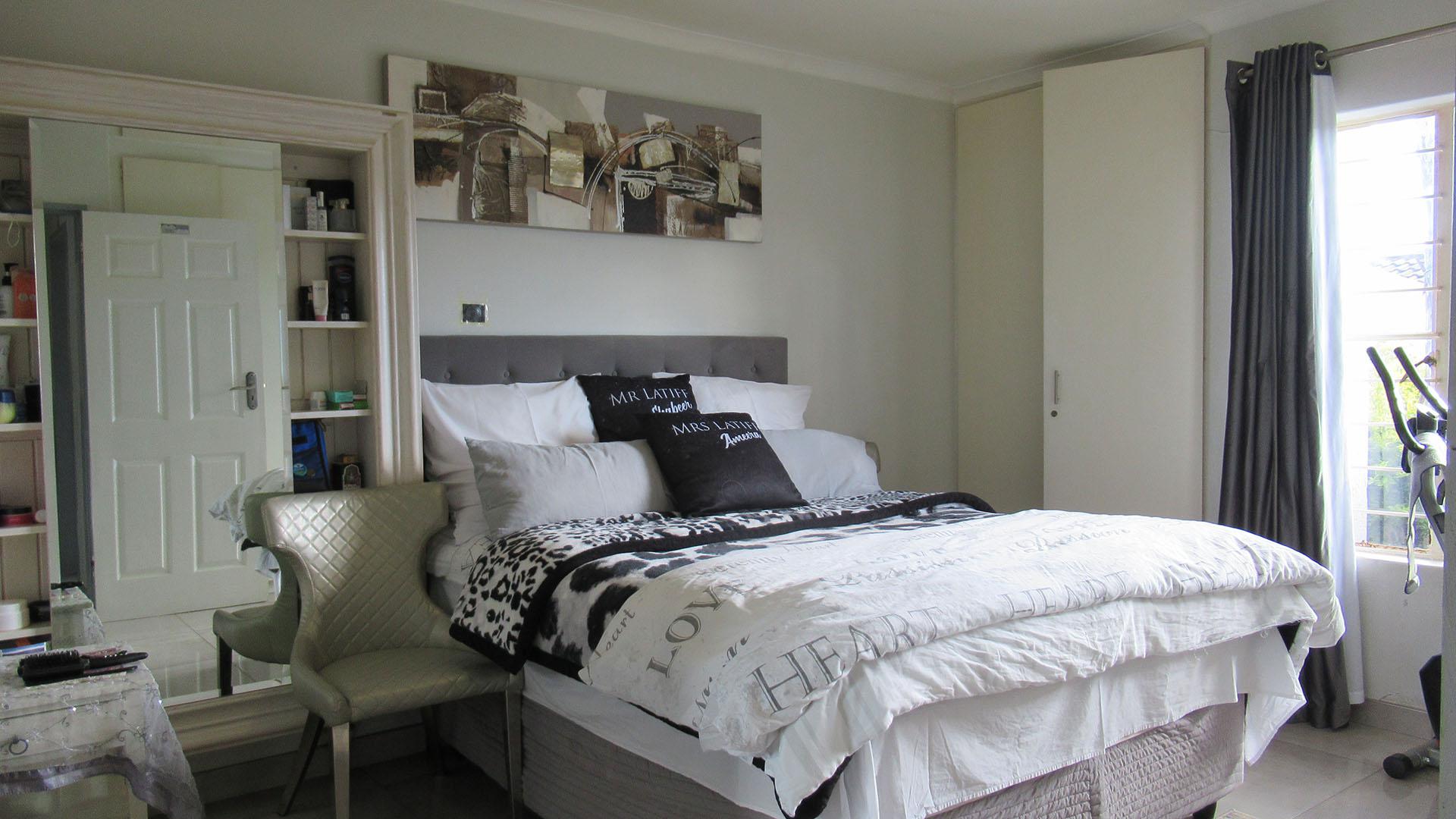 Main Bedroom - 16 square meters of property in Ferndale - JHB
