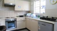 Kitchen - 14 square meters of property in Ferndale - JHB